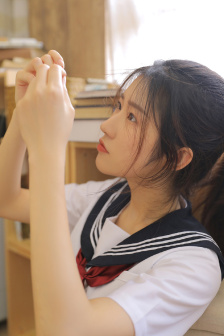 韩国美女主播现场换装